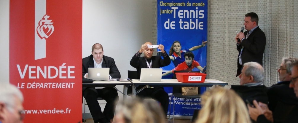 Tirage au sort compétition par équipes © ITTF/RémyGros