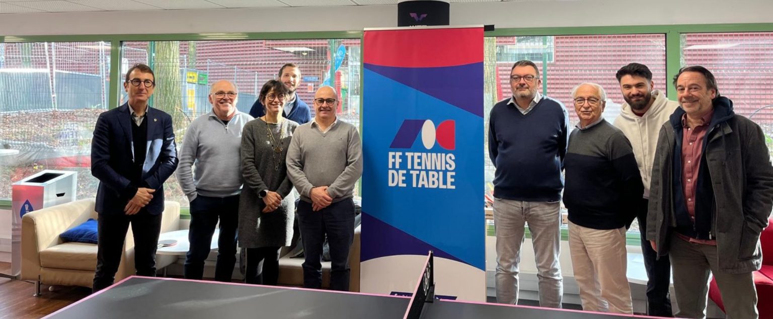 Veste Vintage Fédération Française Tennis De Table 1972 - Ping-pong - Taille S